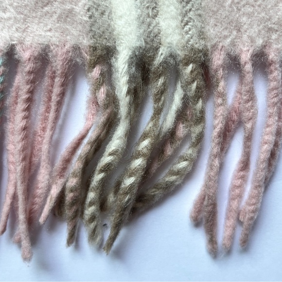 Burberry Scarf Cashmere Nova Check Print Fringe Trim Soft in Pink Classic Plaid - Picture 10 of 12
